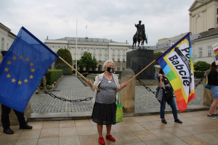 För tolerans utanför presidentpalatset i Warszawa.