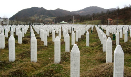 Gravstenar i Srebrenica.