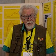 Bo Lindblom hade till årsmötet i Halmstad 2016 tagit fram en utställning med omfattande statistik över Amnestys arbete, närvaro i världen och globalt medlemsantal.