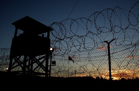  Solnedgång över Guantánamo den 11 januari 2002. Fånglägret är fortfarande kvar med 39 fångar.