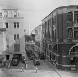 Militären kontrollerar gatorna i Rangoon (Yangon) två dagar efter kuppen 1962.