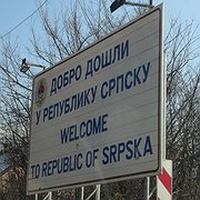 Skylt som markerar en gräns mellan Federationen och Republika Srpska.
