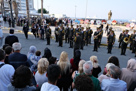 Den turkcypriotiska republiken firas i Kyrenia.