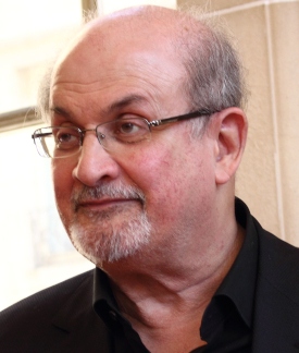 Salman Rushdie har levt under hot sedan 1989. Här är han vid en fransk litteraturfestival 2018.