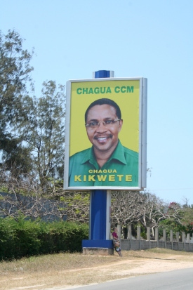Det styrande partiet CCM dominerade i valkampanjen.