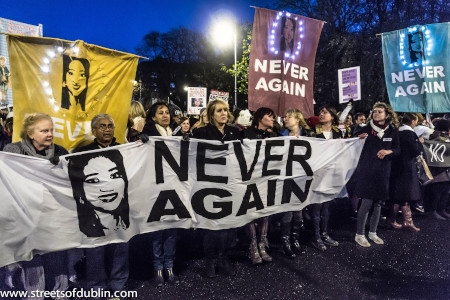 Omkring 10 000 personer samlade till minnesdemonstration i Irlands huvudstad Dublin den 17 november 2012 efter att Savita Halappanavar dött sedan hon vägrats abort i Galway.