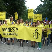 Amnesty sår nytt medlemsrekord i Sverige. På bilden syns Amnestys sektion i Prideparaden i Stockholm sommaren 2009.