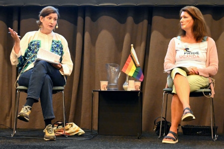 Birgitta Ohlsson (L) och Ann Linde (S) på HBT-Liberalernas seminarium om Uganda.
