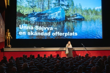 Hannah Edenbrink Andersson vill att samiska offergåvor flyttas till Gällivare.