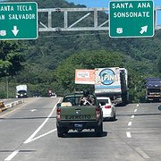 En patrull från armén i Santa Tecla i juli 2022. En patrull från armén i Santa Tecla i juli 2022.
